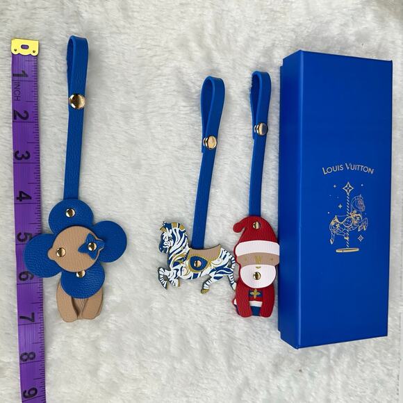 Louis Vuitton Novelty Carousel Vivienne 2024 Holiday Bag Charms - Picture 8 of 8